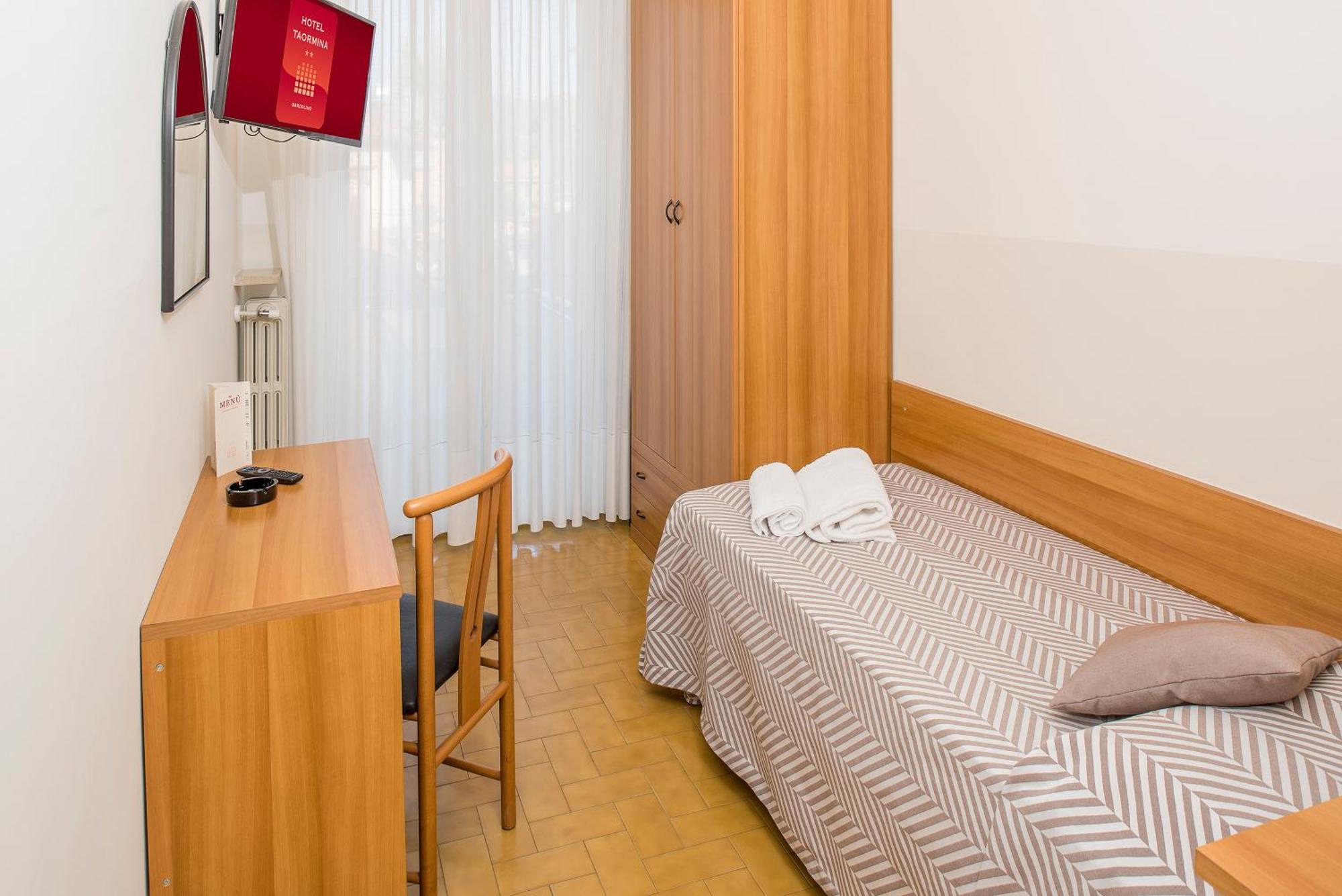 Hotel Taormina Bardolino Quarto foto